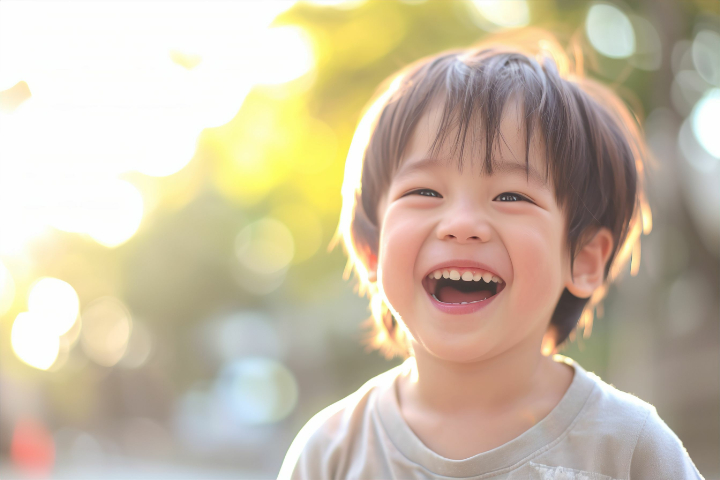 虫歯が治り笑顔の子ども